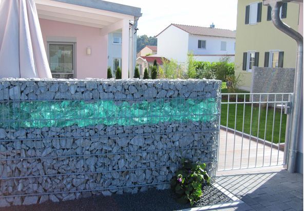 Gabion kerítés és támfal - üvegzúzalékkal